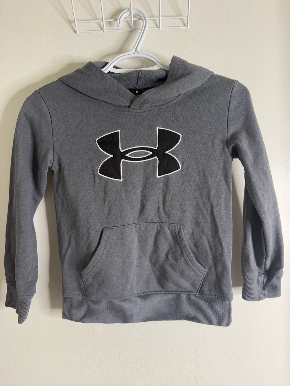 Underarmour Sweater Gray with Black Logo Lightweight Kids Size 6